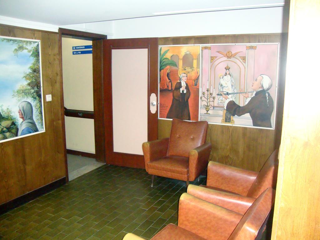 Casa De Retiros N. S. Perpetuo Socorro Hotel Guimarães Værelse billede