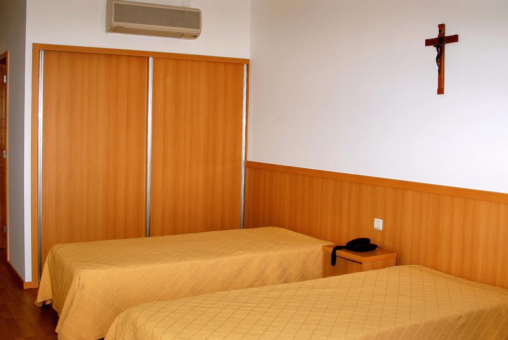 Casa De Retiros N. S. Perpetuo Socorro Hotel Guimarães Værelse billede