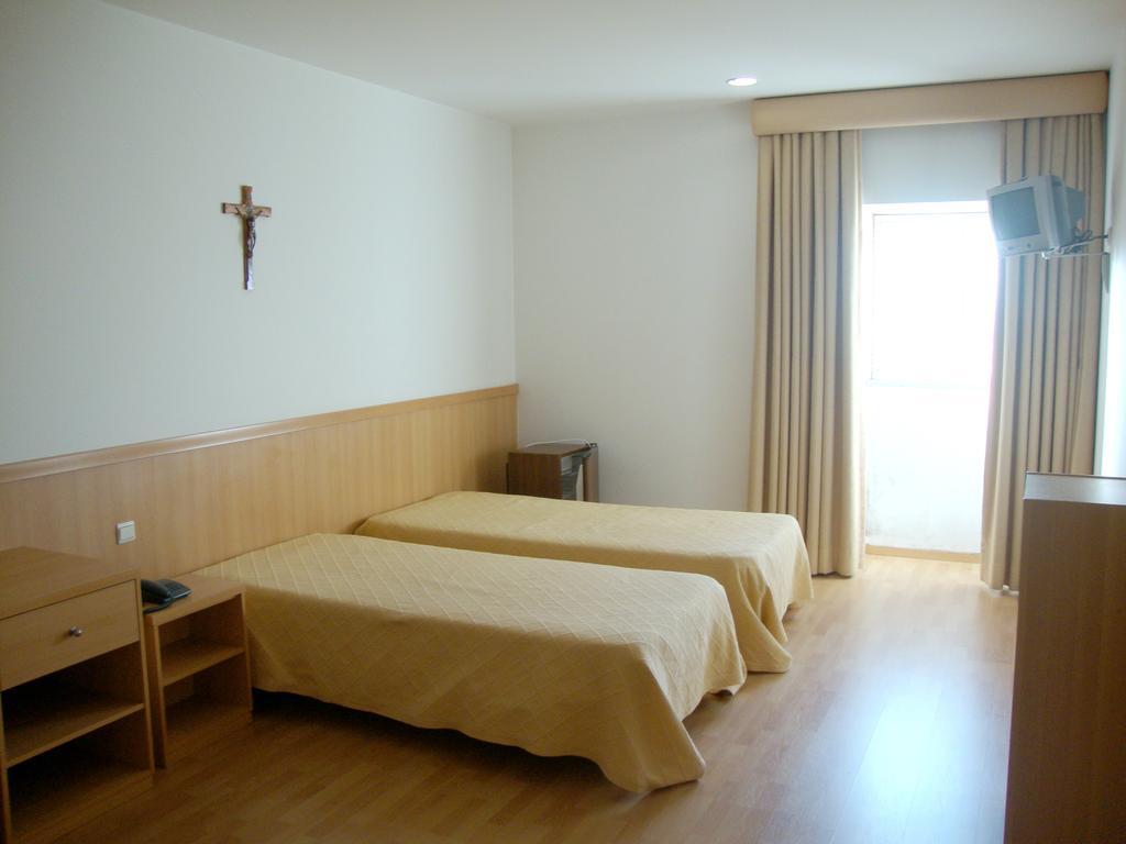 Casa De Retiros N. S. Perpetuo Socorro Hotel Guimarães Værelse billede