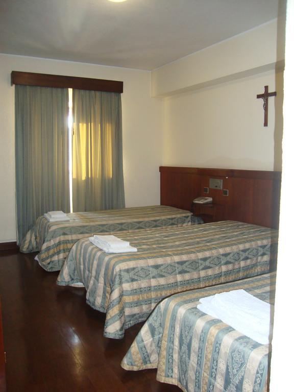 Casa De Retiros N. S. Perpetuo Socorro Hotel Guimarães Værelse billede