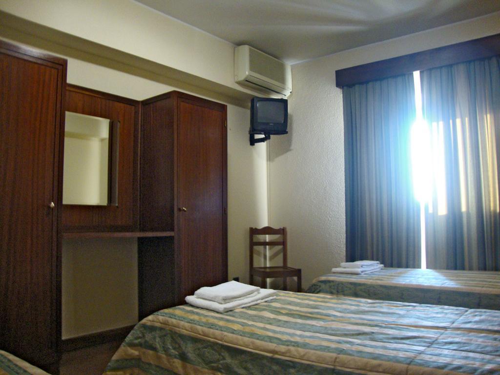 Casa De Retiros N. S. Perpetuo Socorro Hotel Guimarães Værelse billede